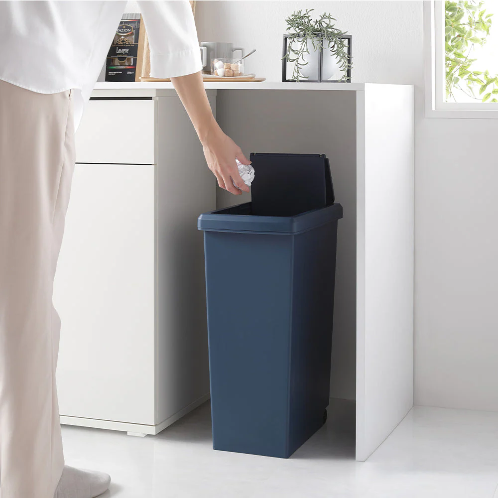 【日本製】サイズが選べる 棚下にも収納できる スライドオープン式 ごみ箱 30L ライトグレー 単品 - Image 22